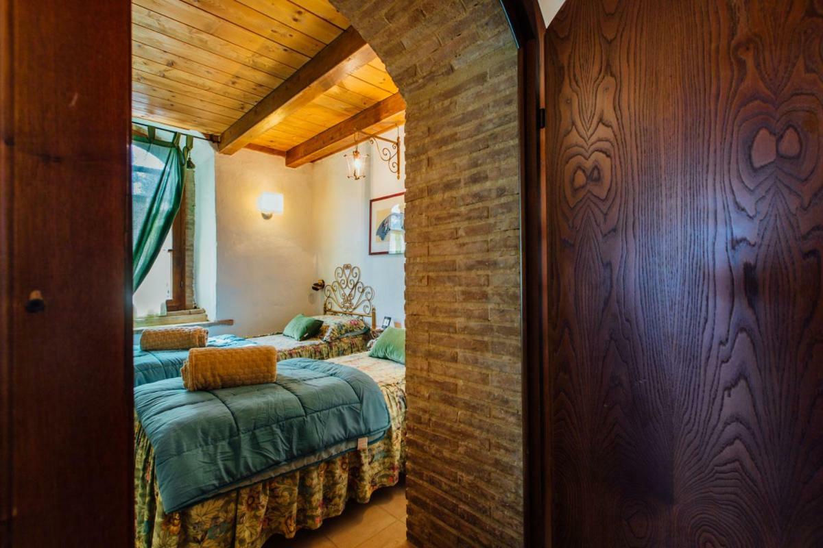 Вилла Casa Conti Di Sotto Гаворрано Экстерьер фото