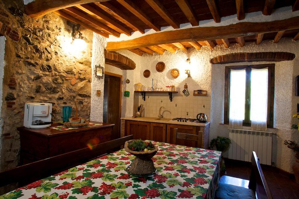 Вилла Casa Conti Di Sotto Гаворрано Экстерьер фото